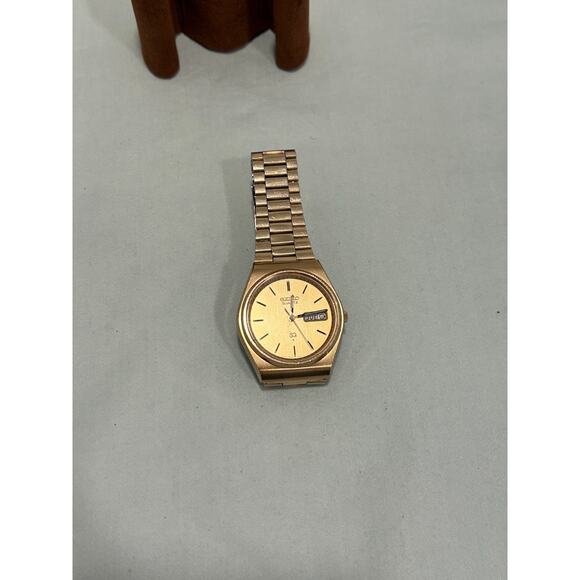 Vintage Men's Seiko SQ Gold Tone Day-Date Watch 7546-7089. Original Band. - Picture 3 of 10